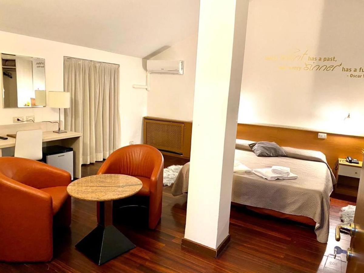 Hotel Ares Milano Exterior photo
